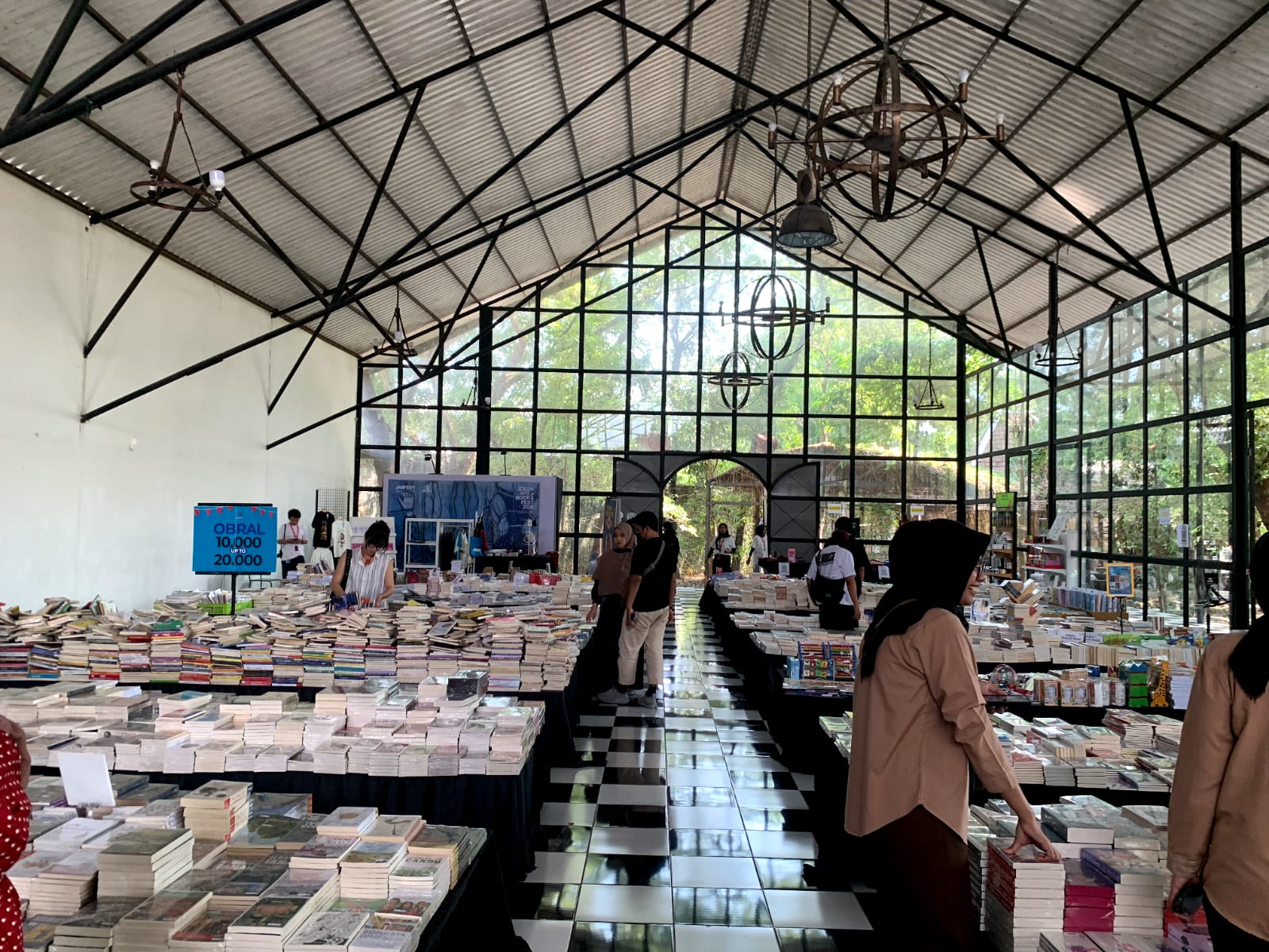 Satu Festival, Banyak Pintu: Buku, Musik, dan Diskusi Bertemu di JABFEST 2026